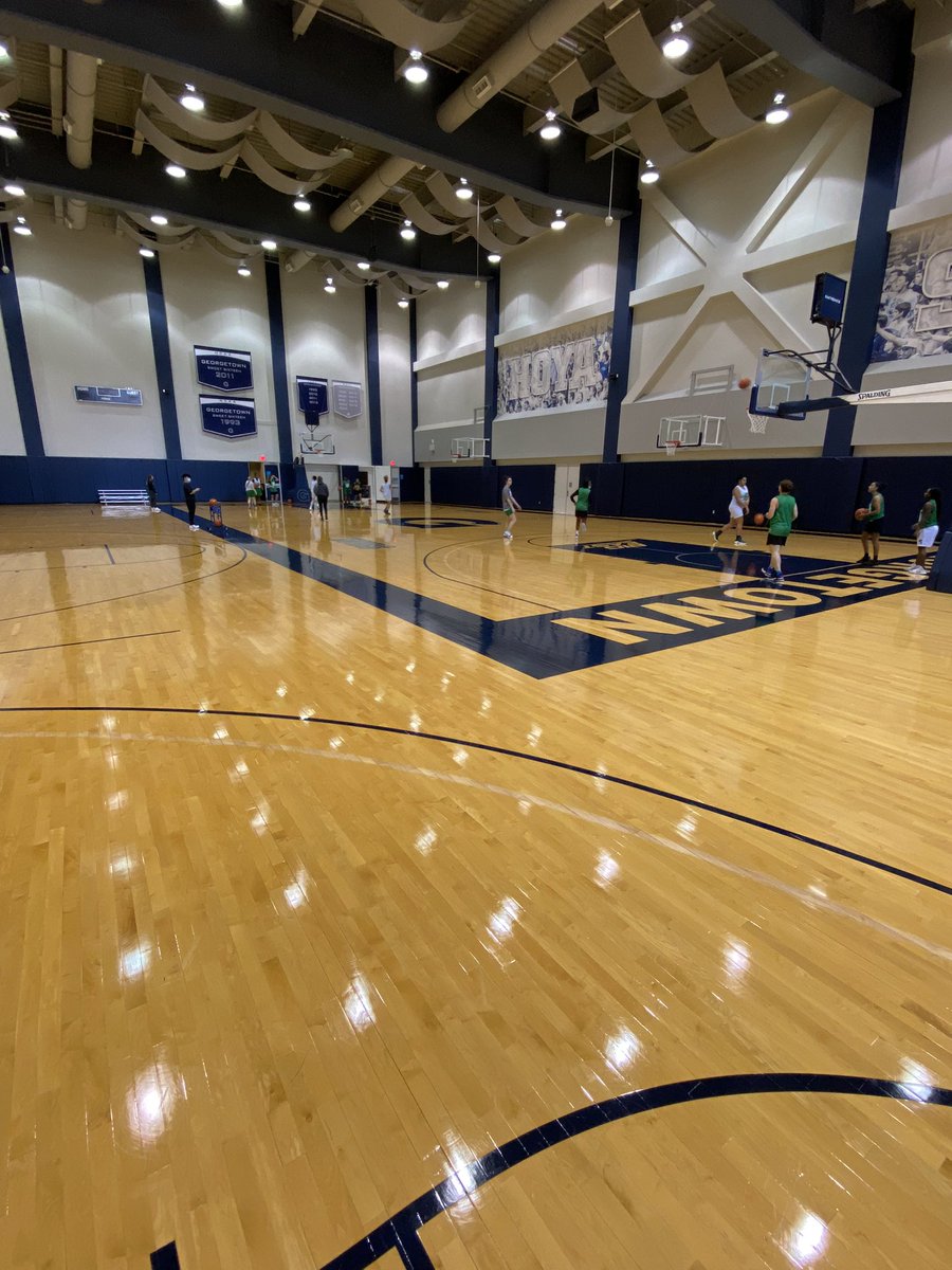 SalemU_WBB's tweet photo. Shoot around before Georgetown game! Tip at 7pm https://t.co/K0EdvLV0nS