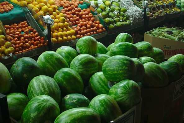 WestDevon_BC's tweet photo. Shop4Good
Buying seasonal food from small scale, local and organic producers here in Devon can save as much as a tonne of carbon from your footprint and lower food miles, support the Devon economy and provide a great shopping experience.
https://t.co/UuyMg9qpcq
#Shop4Good https://t.co/Ag381wDypX