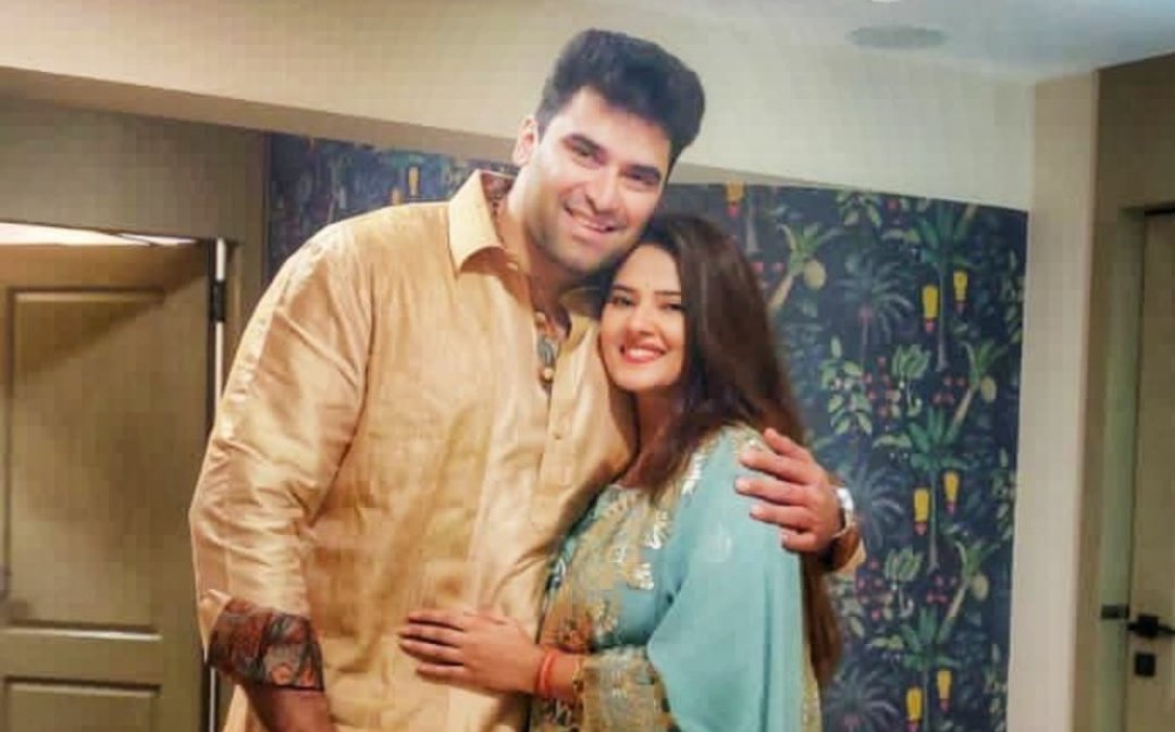 SpyKaParivaar's tweet photo. #TWSpyExclusive
#KratikaSengar Who had lastly seen in @ColorsTV's #ChhotiSardarrni is on her way to become Mother of an Angel...#NikitinDheer & #KratikaSengar Both Shared this Adorable pics on There Instagram Handles.
Congratulations #KraNik ♥️
#TellywoodSpy #TWS4You https://t.co/1BRw4deuho