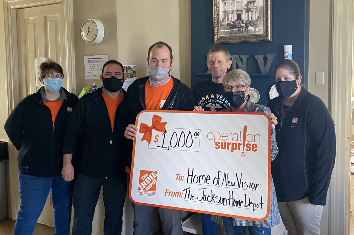 Presenting Home of New Vision in Jackson, MI with a $1000 surprise check!!! Awesome to be able to give back to our community.  #OperationSurprise <a href="/HomeDepot2770/">The Home Depot Jackson, MI #2770</a> <a href="/JulieGiattino/">Julie Giattino</a> <a href="/HomeDepotFound/">The Home Depot Foundation</a>