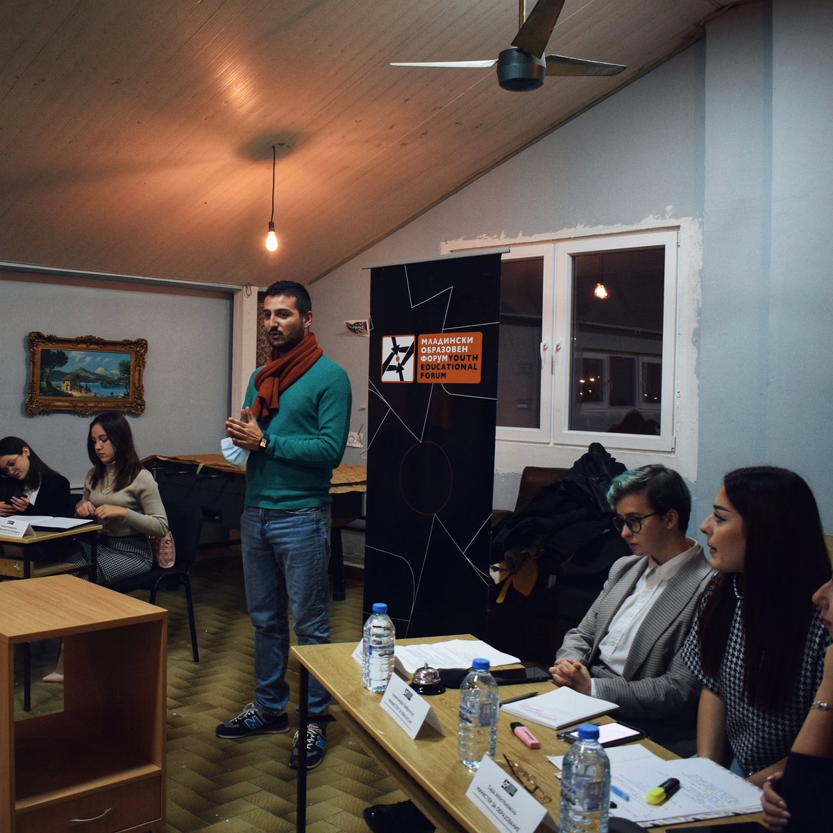 🛎 Докажвме дека младите се заинтересирани за политика, ако нивните другари станат политичари.

📑 Секоја чест на претставниците на Владата за предлозите за униформите. Честито за опозицијата, што ја убедија публиката дека слободата е побитна од еднаквоста.

🔸️ <a href="/MOFedu/">YouthEducationForum</a>