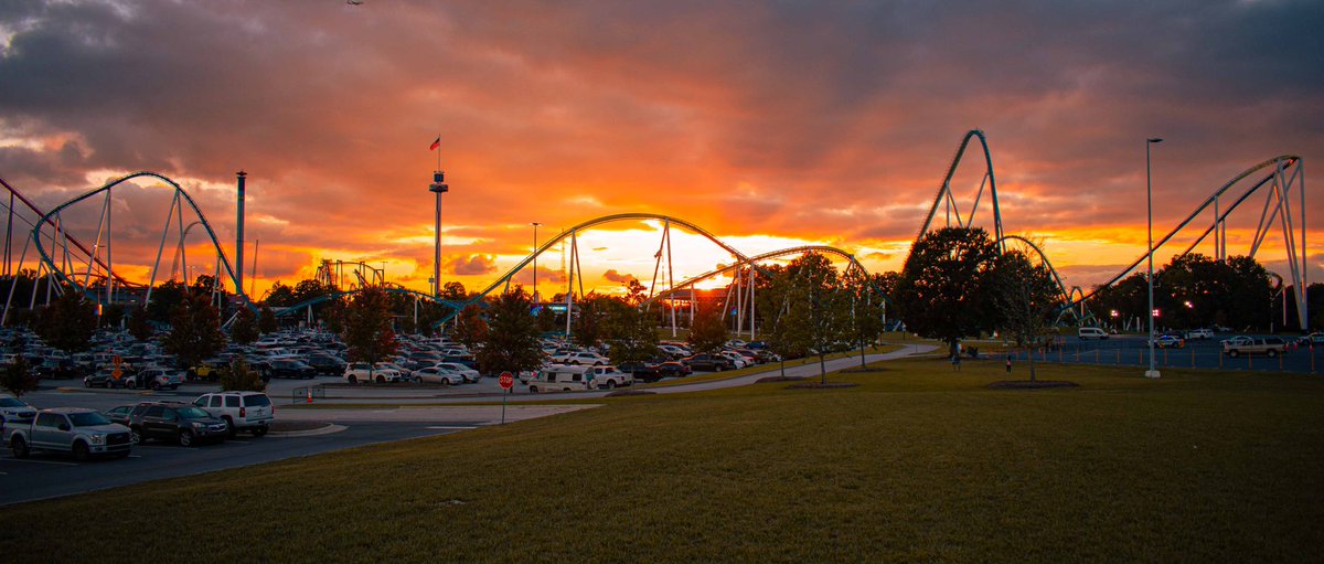 ThrillingMoment's tweet image. Quote Tweet this with your favorite picture of a roller coaster you’ve taken! 

Fury 325 @Carowinds