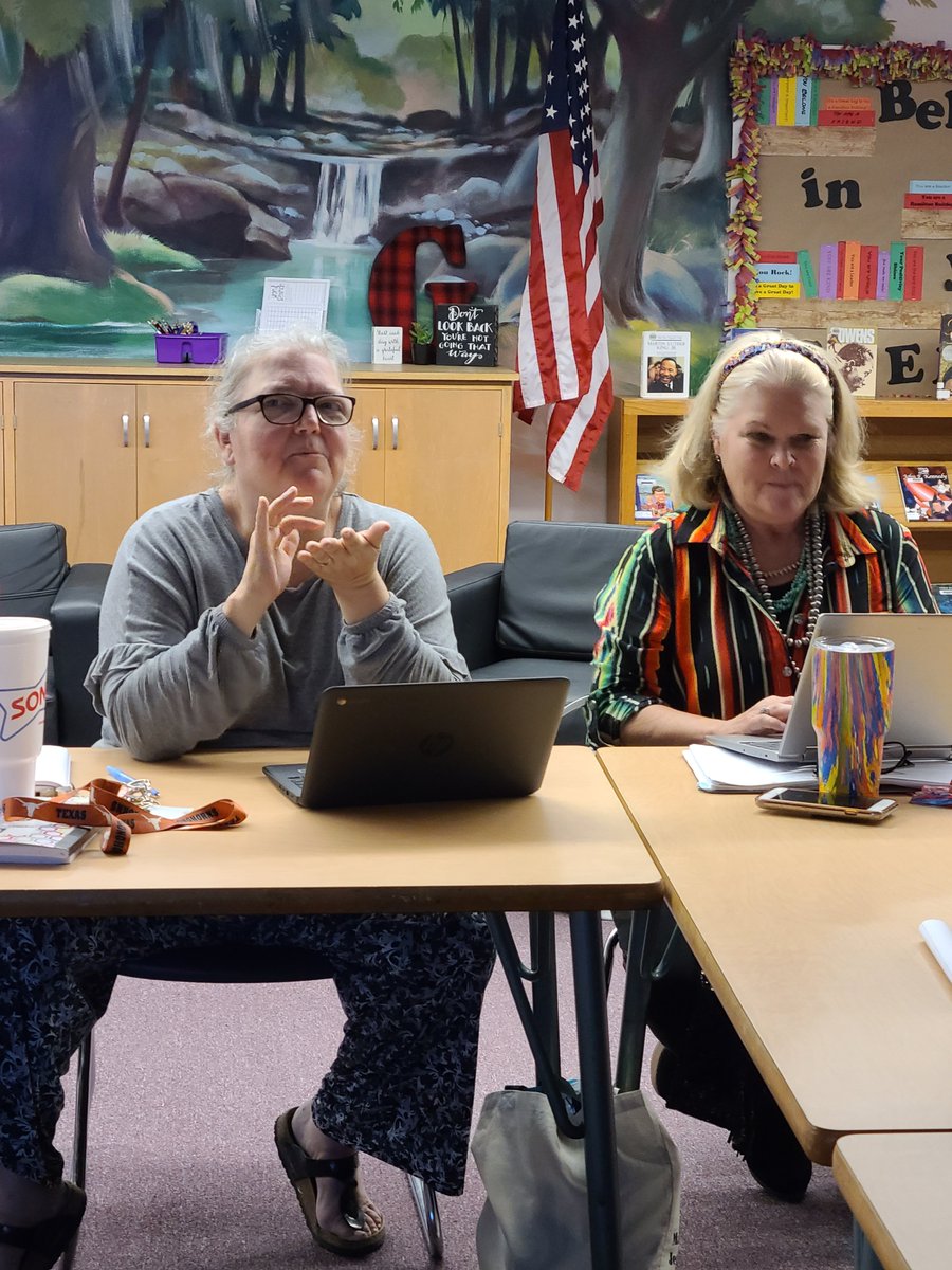 escregion12's tweet photo. Did you know that we offer free onsite training to help implement tutoring for students? We recently spent time with @hamiltonisd teachers reviewing tutoring strategies &amp; how to use the BookNook reading program. 

Learn more: https://t.co/ajgeAQbVVA 
@Region12Leaders @R12_CC https://t.co/nBU571Zzn4