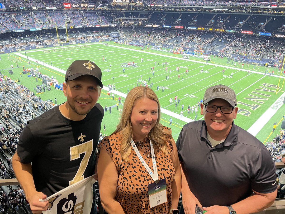 PayQuicker's tweet photo. We had a blast at #DSAEngage in New Orleans — from working our instant payout magic at the Spooktacular reception, to watching the #Saints game in @CitconPayment's suite, hosting dinner with our wonderful clients &amp; partners, &amp; winning the Partnership Award! #platinumsponsor #dsa https://t.co/TxPqKRhSeC
