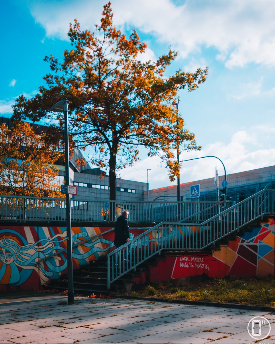 0SecondThoughts's tweet photo. Almost done with the first round of sorting through my vacation photos. Even got some more street style photos that I'll share here. 😉
Btw I'm also on…
YouTube: Zero_Second_Thoughts
Facebook: ZeroSecondThoughts
Instagram: zero_second_thoughts
#streetphotography
#walkingup https://t.co/rjdztRRiBc