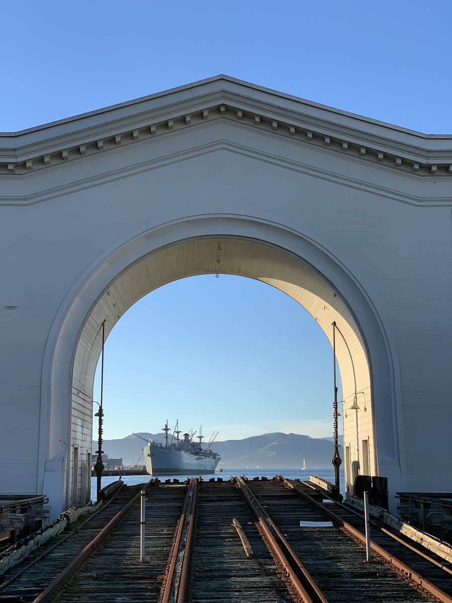 minzosh's tweet photo. Oh hey there, San Fran ☀️ https://t.co/X36ndJVDde