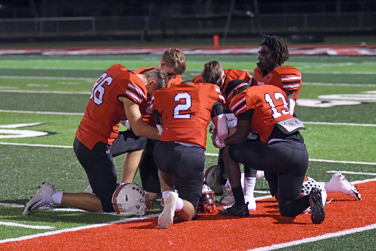 SportsANR's tweet photo. Big boy game tonight.

@AuroraHuskiesFB vs @SkuttFB 

Winner goes to the holy grail. #nebpreps https://t.co/tc15yGAxN5