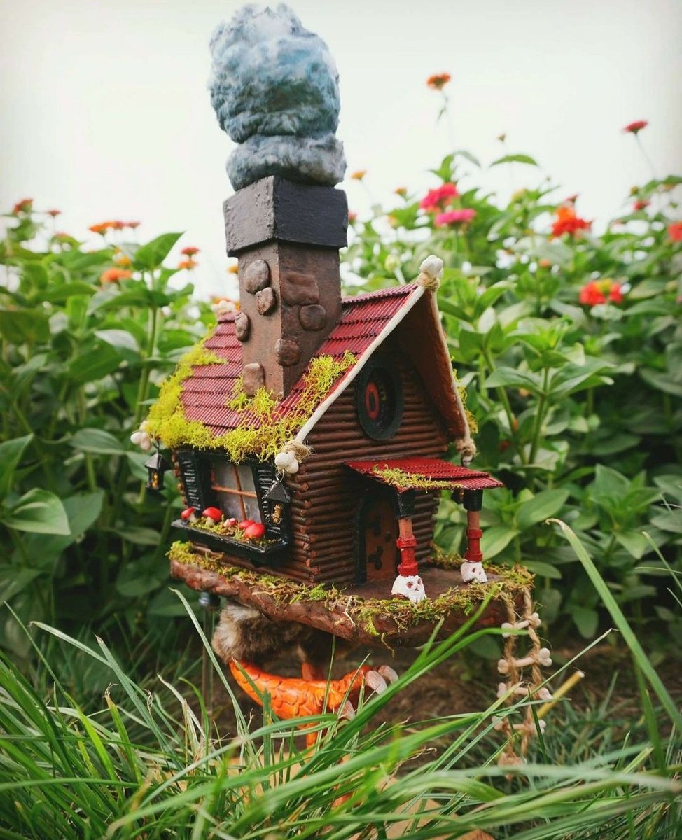 StickDragonPro's tweet photo. Forgive her speed, Baba Yaga's House took a min to wander over here. I made her over the course of about a month, (on Twitch 😉) she lights up, and deserved a pretty photoshoot over at Mountainview Blueberry Farm XD https://t.co/E47FX8xnmT