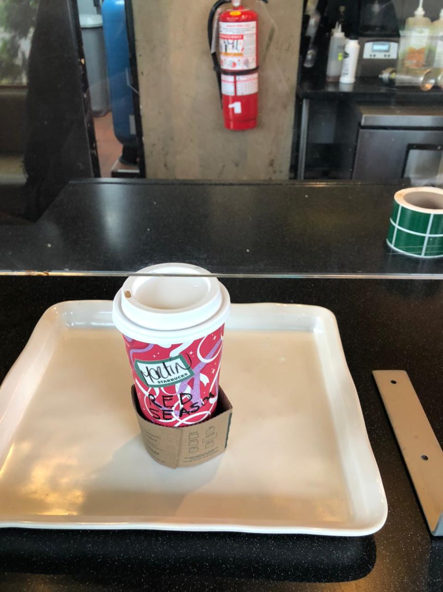 TaylorPeru13's tweet photo. 🚨| YA ESTA DISPONIBLE!!!

Swifties peruanas y peruanos, ya pueden ir pedir el café con temática #RedTaylorsVersion en @StarbucksPeru. 

#ItsRedSeason #ItsRedCupSeason https://t.co/RnYBy9T4GS