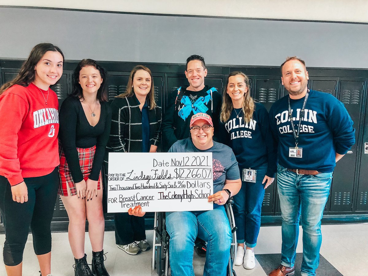 TCHSCollegiate's tweet image. @TheColonyHS Today, Mrs. Fields our @collincollege Counselor was given money that the whole school raised to help her breast cancer battle! #BreastCancerAwareness