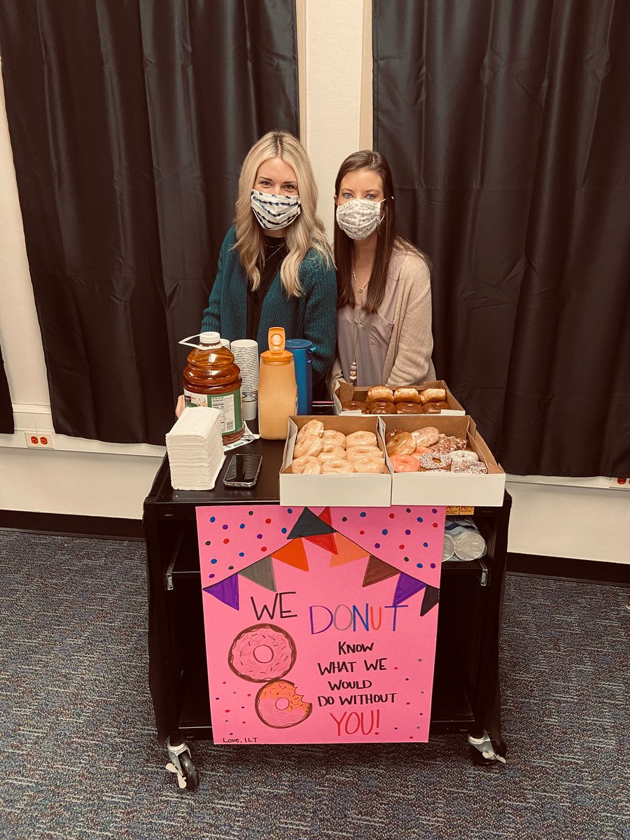 Lots of love for our <a href="/BowieMustangs/">Bowie Mustangs</a> this morning 🐎❤️ <a href="/mrskelseysinger/">Kelsey Singer</a> <a href="/jenelliottttu/">Jennifer Elliott</a> @MrsWilliamsGT #RISDPowerofLove #RISDLitandInt