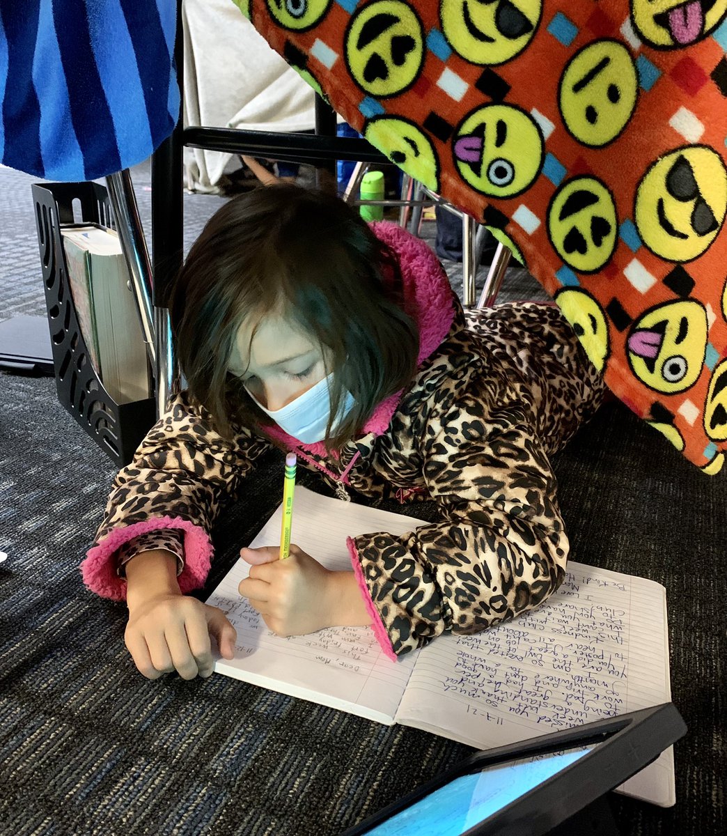 MrsFultonBA's tweet photo. “Fort Friday” was a huge success! After working hard to fill up our class jar together, 3F voted to build individual forts around their desks! We enjoyed writing in our Home/School Connection journals today! #dg58pride #fultonfamily #teamwork https://t.co/XbiygcLtSU
