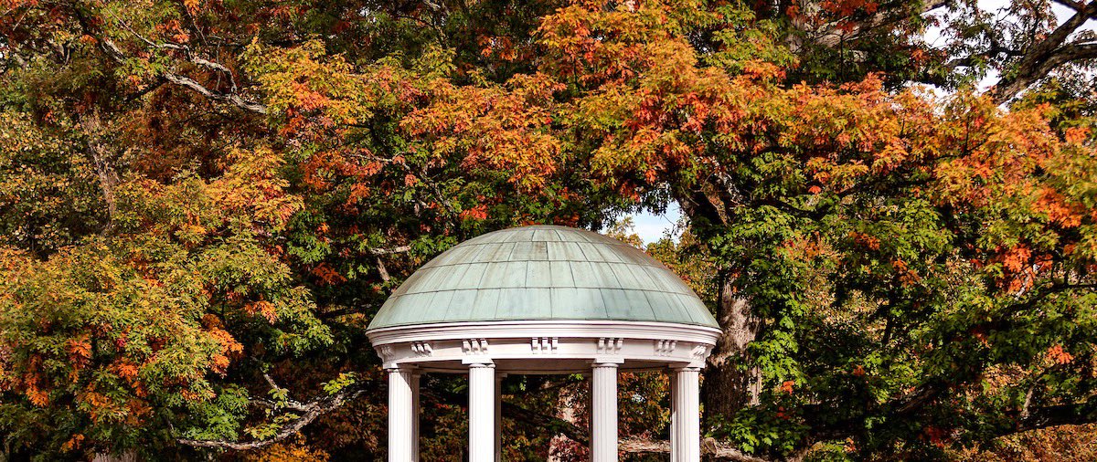 carolina_giving's tweet photo. Fall leaves and campus scenes 📸 🍁 https://t.co/GTvwa3w1Y2