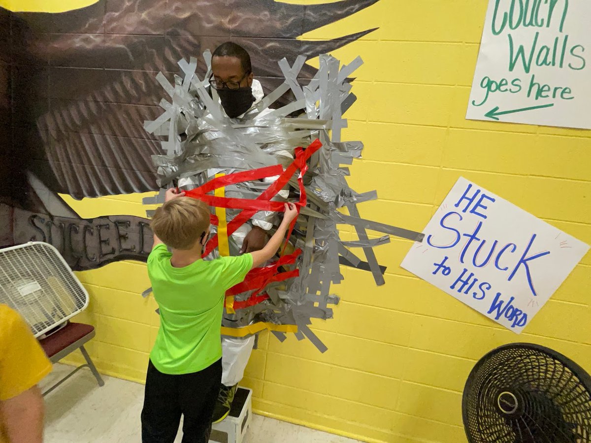 The students had a great time celebrating their fundraising success. Way to go Coach Walls and Mr. Richardson! Thank you to everyone who participated and donated! #horizonrocks