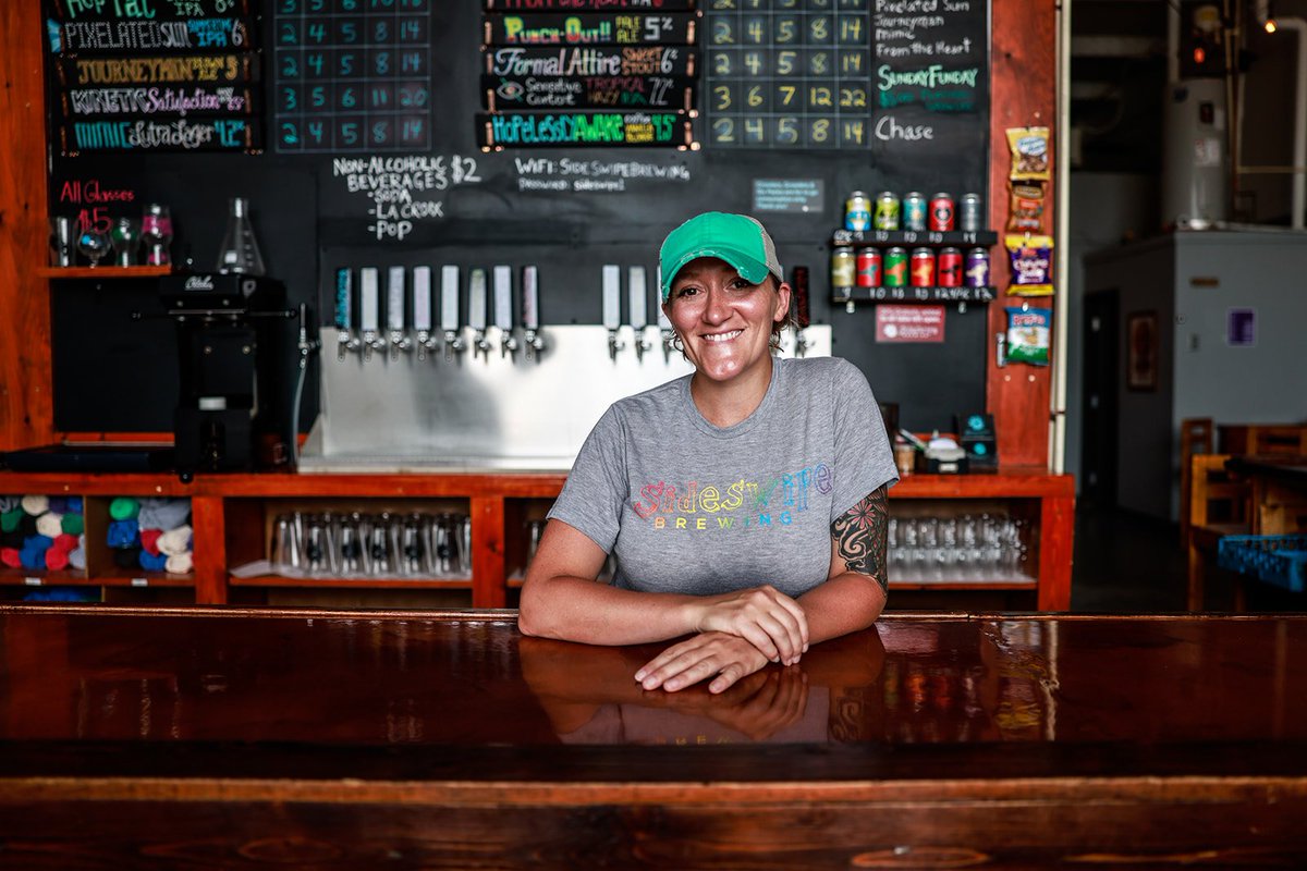 sideswipebrew's tweet photo. It's Friday and you should treat yourself to a pint.#sideswipe #brewing #brewery #brewer #bartenders #pints #flights #crowlers #growlers #sixpacks #ohiocraftbeer #drinkbeermadehere #drinkupcolumbus #drinklocal #craftdrafts #water #malt #yeast #hops #cbus #ipa #coolerbeers #ice https://t.co/aWXOO605NO