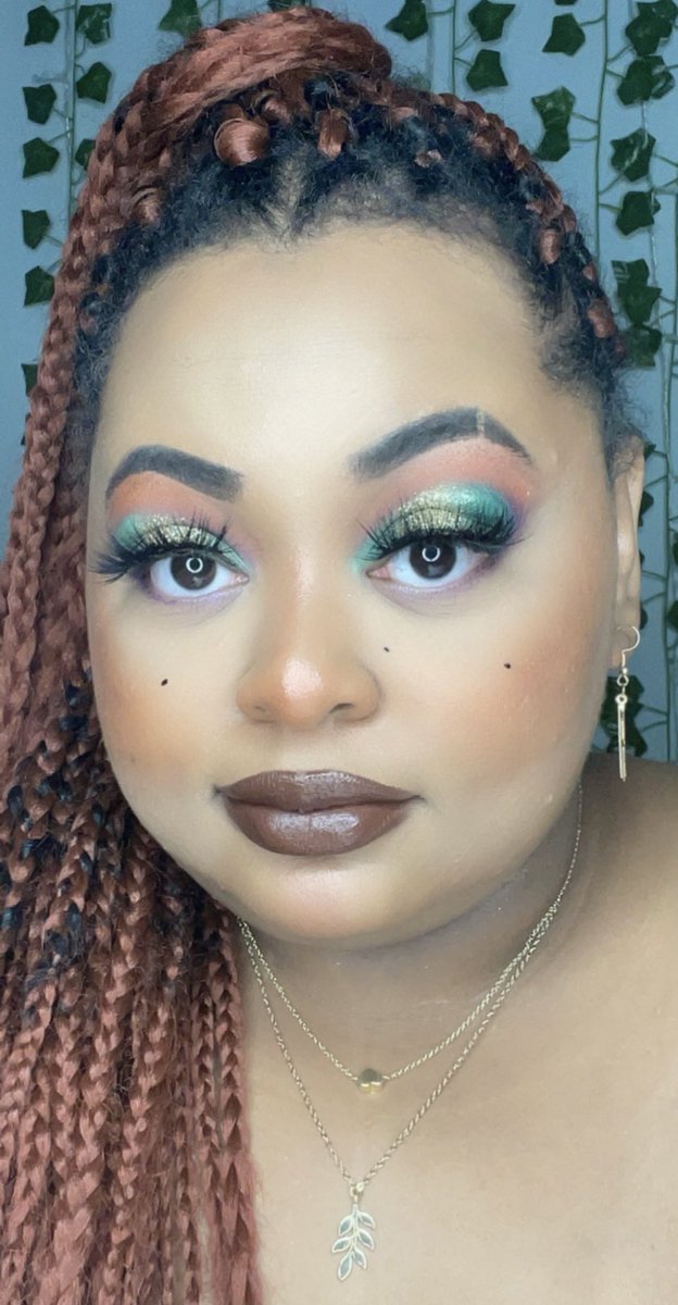 Shays__wayy's tweet photo. Day 83 of my #365daymakeupchallenge
🖍Brow Pomade
🖍Matte Book
🖍Big Box
🖍Blush Binder
🖍Browser✏️
🖍Private Party💄
🖍Chalk Dust
@TheCrayonCase @WuzzamSupa
#futurecrayincutie🖍 #blackmakeupenthusiast #fallmakeuplook #makeuptutorial #makeupoftheday #lotd https://t.co/vUZvjtapOu