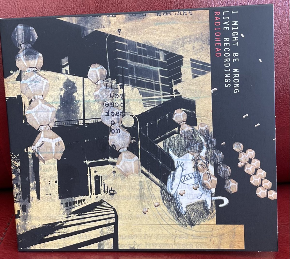 oscar_cruz03's tweet photo. Recordando el aniversario del lanzamiento del disco I Might Be Wrong: Live Recordings de Radiohead el 12/11/2001.

Que por cierto contiene material de Kid A y Amnesiac.

Entre mis favoritas de este en vivo:

Idioteque
True Love Waits
Everything In It’s Right Place https://t.co/Q4e4Ez7EUd