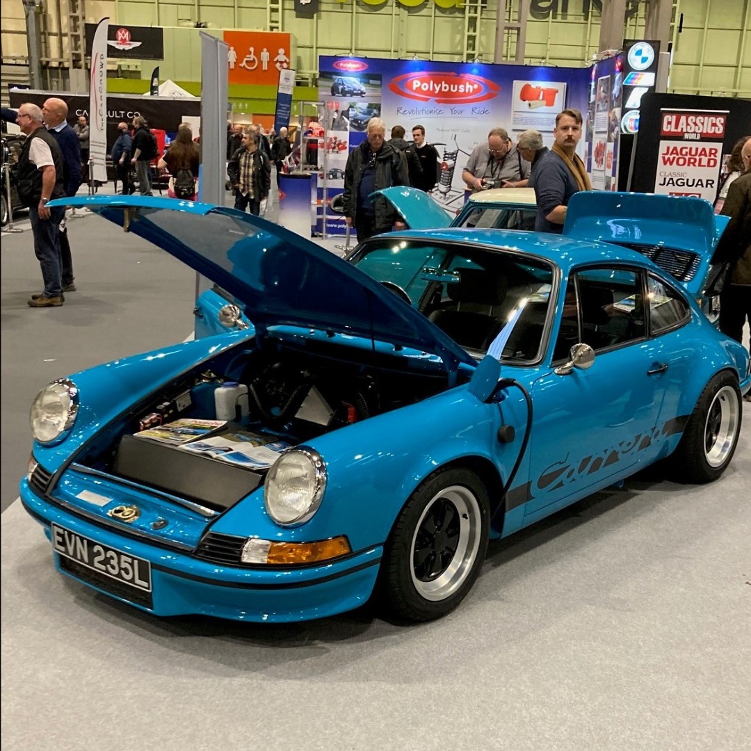 PilkingtonClass's tweet photo. Wow! Found this amazing Porsche Carrera at the Classic Car Show. Now converted to run from electric! #classiccarshow #classiccar #classicporsche #classicjaguar #classicferrari #classicbritishcars #britishclassiccars #car #triplex https://t.co/Kh3Z0C6tQ8