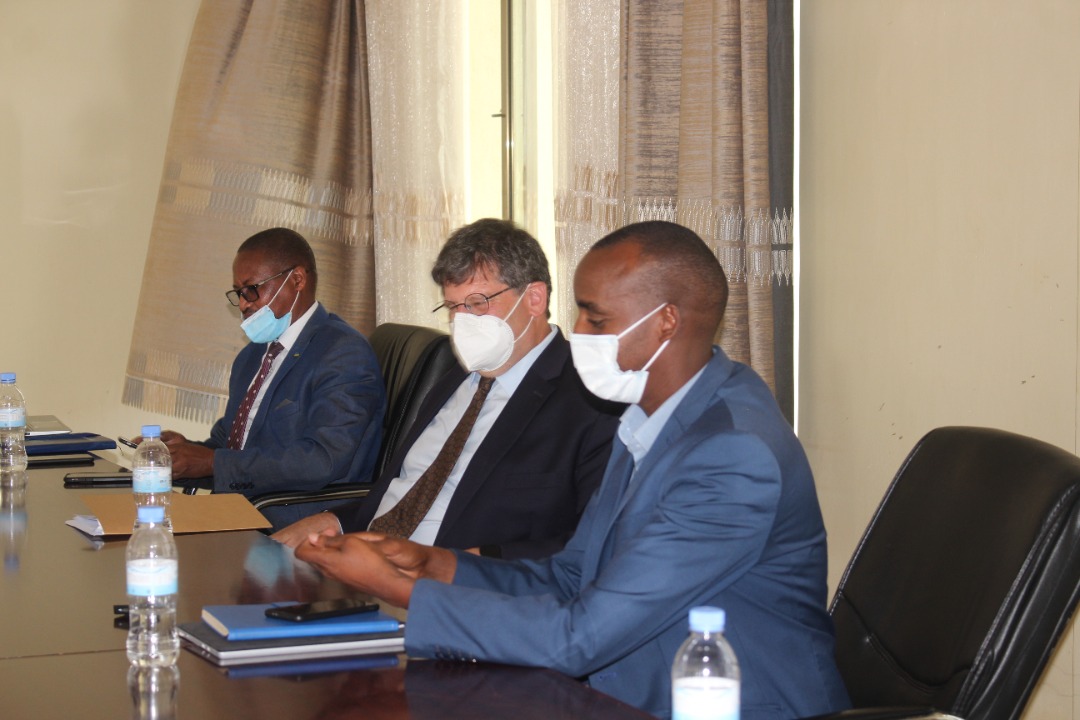 Kuri uyu wa 12 Ugushyingo 2021, umushinga <a href="/SomaUmenyeRw/">USAID Soma Umenye</a> wasoje gahunda y'imyaka 5 <a href="/BugeseraDistr/">Bugesera District</a> yo gufasha abana gusoma neza, bakurikirana ururimi rw'ikinyarwanda. Bwana Ngoga Eugene waje uhagarariye <a href="/REBRwanda/">Rwanda Basic Education Board</a> avuga ko iyi gahunda isize umusingi mwiza, izagezwa no mu bigo bindi