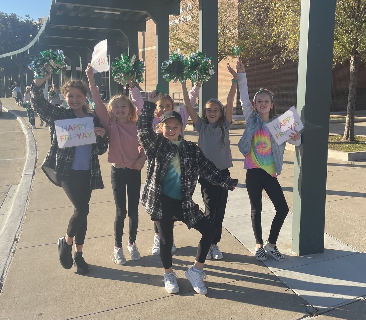 Love the greeting that our students received this morning from the Ambassador Kindness Squad!  #WorldKindnessDay  #DragonsCARE