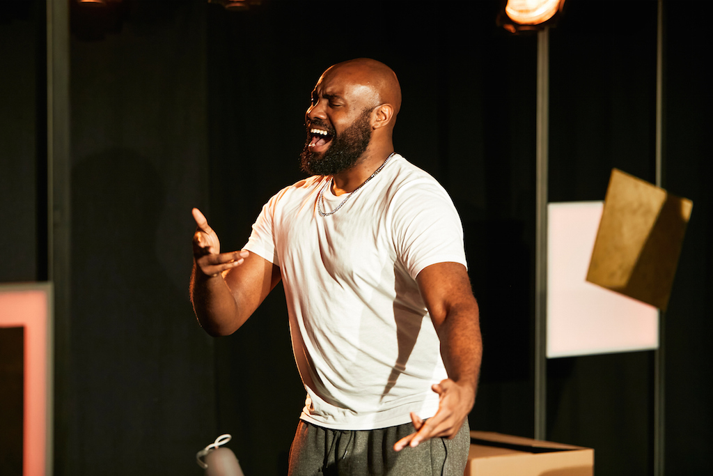 TheReviewsHub's tweet photo. #THEATRE #REVIEW Sessions @sohotheatre @painesplough 'Ifeyinwa Frederick’s Sessions is the type of theatre that makes you hold your breath' ⭐️⭐️⭐️⭐️½ https://t.co/yYMo6URwmS #London https://t.co/wUunl7wTov