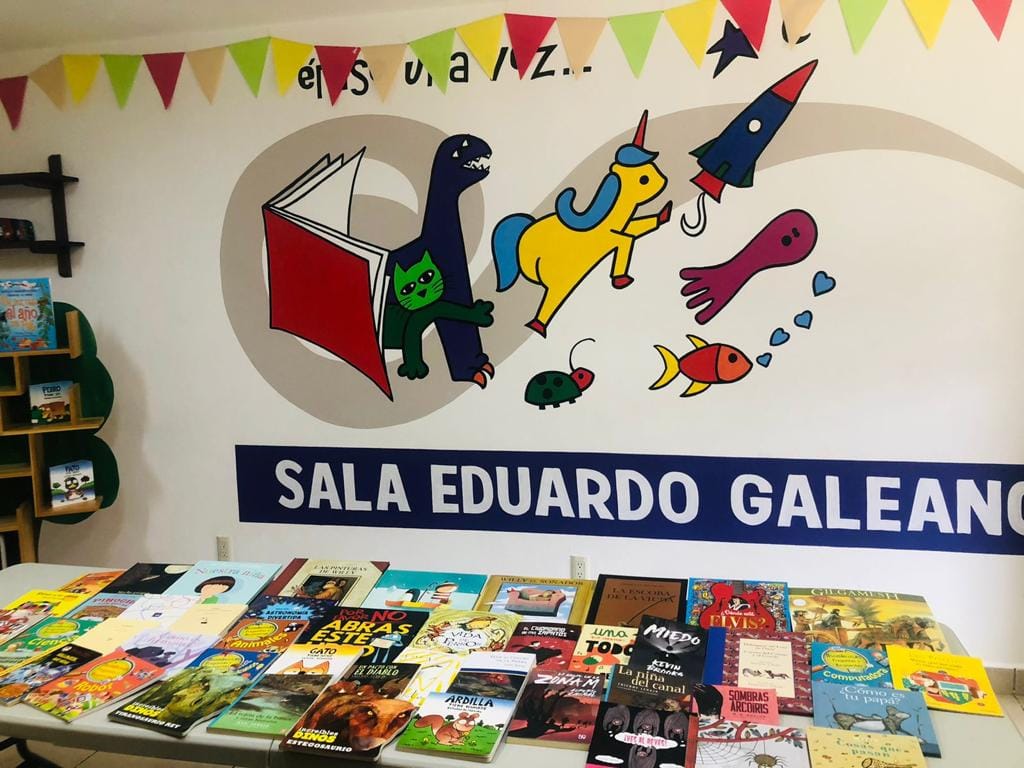 FormaConsultor1's tweet photo. ¿Te gustan los libros de dinosaurios, animales, monstruos, hechizos, suspenso, miedo? En la Sala de Lectura Eduardo Galeano podrás encontrar estos libros y más.  
Si estás interesad@ en leer alguno de ellos te invitamos a que nos visites en las instalaciones de la Sala de Lectura https://t.co/RQ6rsLZtqk