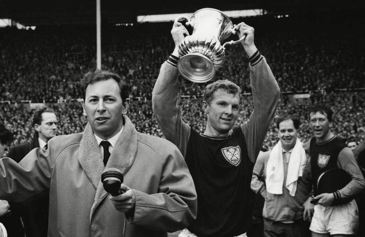 #DavidColeman #BobbyMoore at Wembley 1964 FA Cup Final #WHU @WestHam