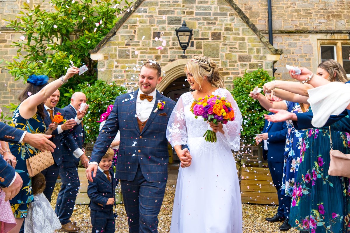 DMarinosPhoto's tweet photo. Can’t beat a good confetti shot! 

@paschoehouse 

#weddingphotographer #paschoehouse #crediton #devon #devonwedding #confettishot #newlyweds #capturingmoments #naturalweddingphotography https://t.co/PLLkM15FZx