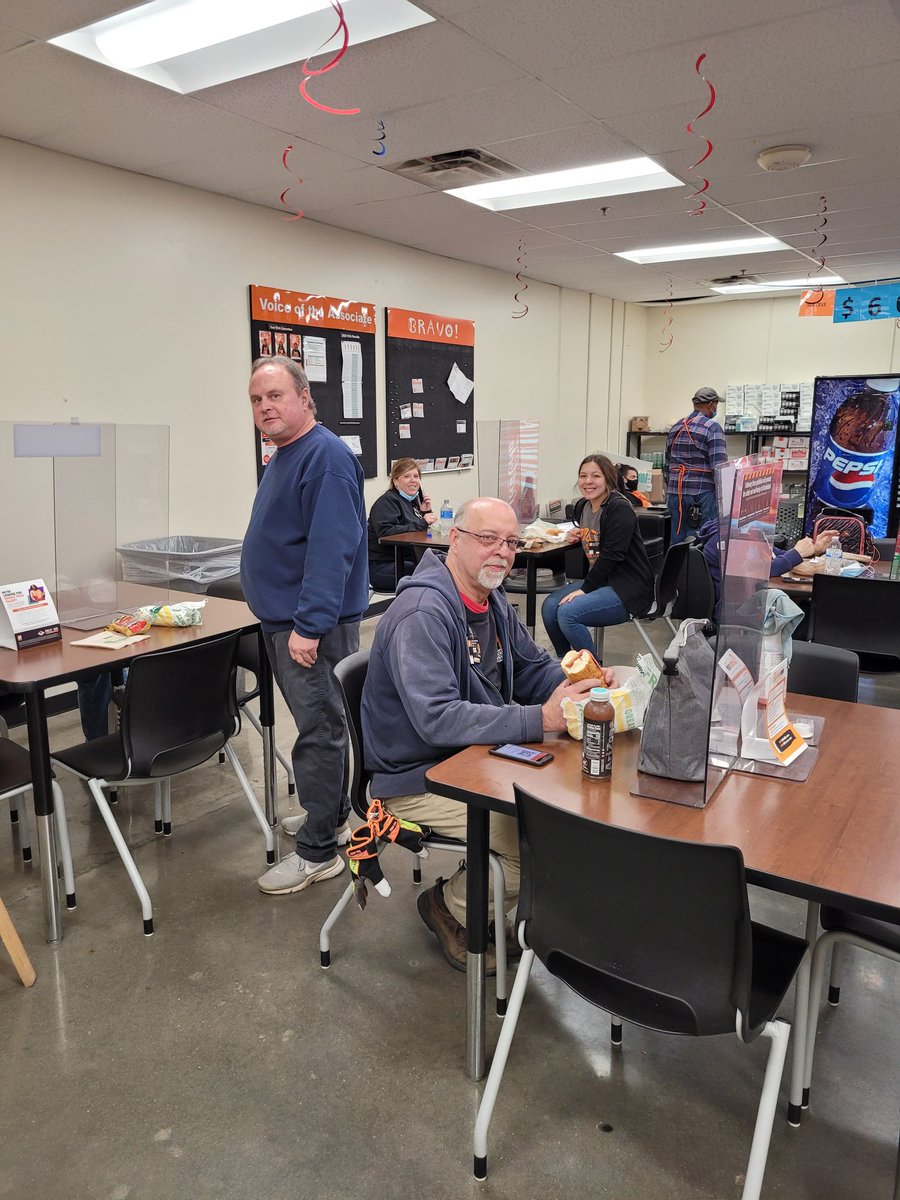 #Proud to work with the best MET team. Store 2317 showing our appreciation for our hardworking MET team.  <a href="/jody_delicato/">Jody Delicato</a> @JoshuaStoneHD <a href="/spustelak/">Stanley Pustelak</a> <a href="/wasme9/">Jennifer Gerger</a> <a href="/DebraBakerHD/">Debra Baker-Murph</a> <a href="/RStOnge250/">Roger St.Onge</a>