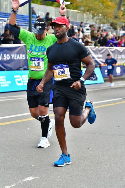 escpeters's tweet photo. It was the kindness of 2 strangers that helped me finish the NYC marathon when I got extremely painful leg cramps. Your small acts of kindness can help @CityHarvest feed so many hungry families and children. Donate here: https://t.co/pRPHSADOgM

#foodinsecurity
#NYCMarathon https://t.co/dz8iMElmwP