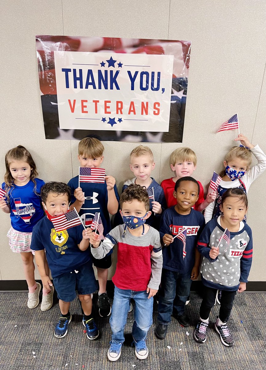 MrsMandySchaef's tweet photo. We loved celebrating our veterans today. Thank you to all who have served our country! 🇺🇸 ⁦@Hamilton_Lions⁩ #hamiltonpride https://t.co/LZRzYN6zRi