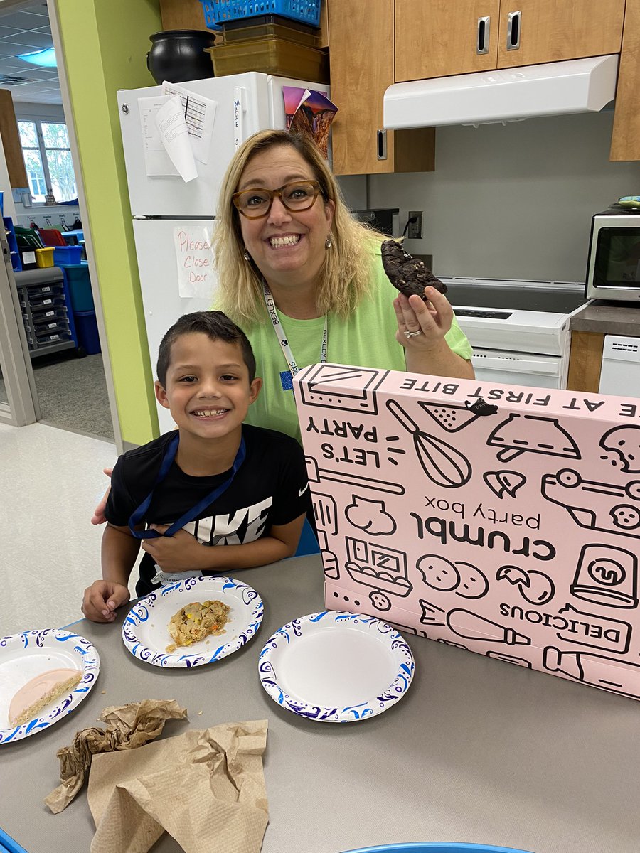 So grateful to share a Crumbl cookie with a student tha reached his goal for the week! 🎉🎊🥰<a href="/BexleyElem/">Bexley Elementary School</a> #BeTheLight #Grateful @CrumblCookies <a href="/EducatorMorris/">Bailey Morris</a> @DaraTuc72075515