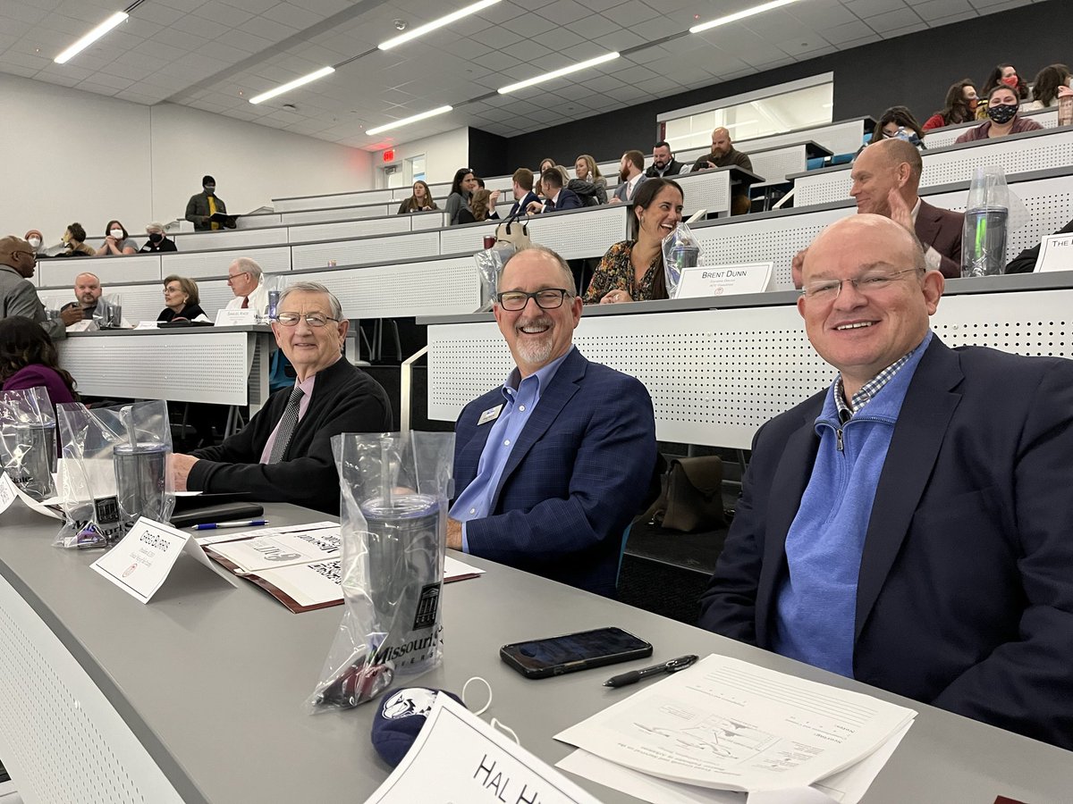 GregBurrisSGF's tweet photo. Preparing to serve as a judge for the MSU Graduate College’s 3-Minute Thesis competition. I wish I was as smart as these students. With @HalHigdon and Provost Frank Einhellig. @MSUGradCollege @JulieJMasterson #Gradbear #MSU3MT21 https://t.co/mJo1yABElV