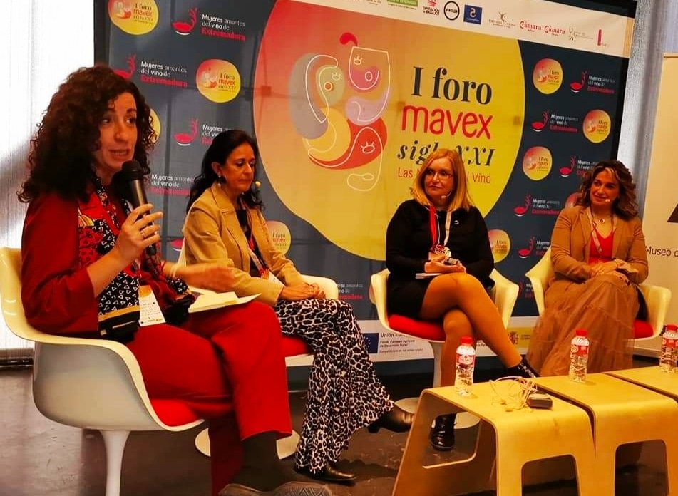 Foro Mavex Siglo XXI: Las mujeres del vino I Mesa redonda: "La mujer en la docencia vinculada al mundo de la vid y el vino" l #CarmenGarrobo #EscuelaEspañoladeCata #CristinaTierno, #JuliaMarínExpósito. Modera: #TeresaGuerra l #Mavex #PiedadFernándezParedes