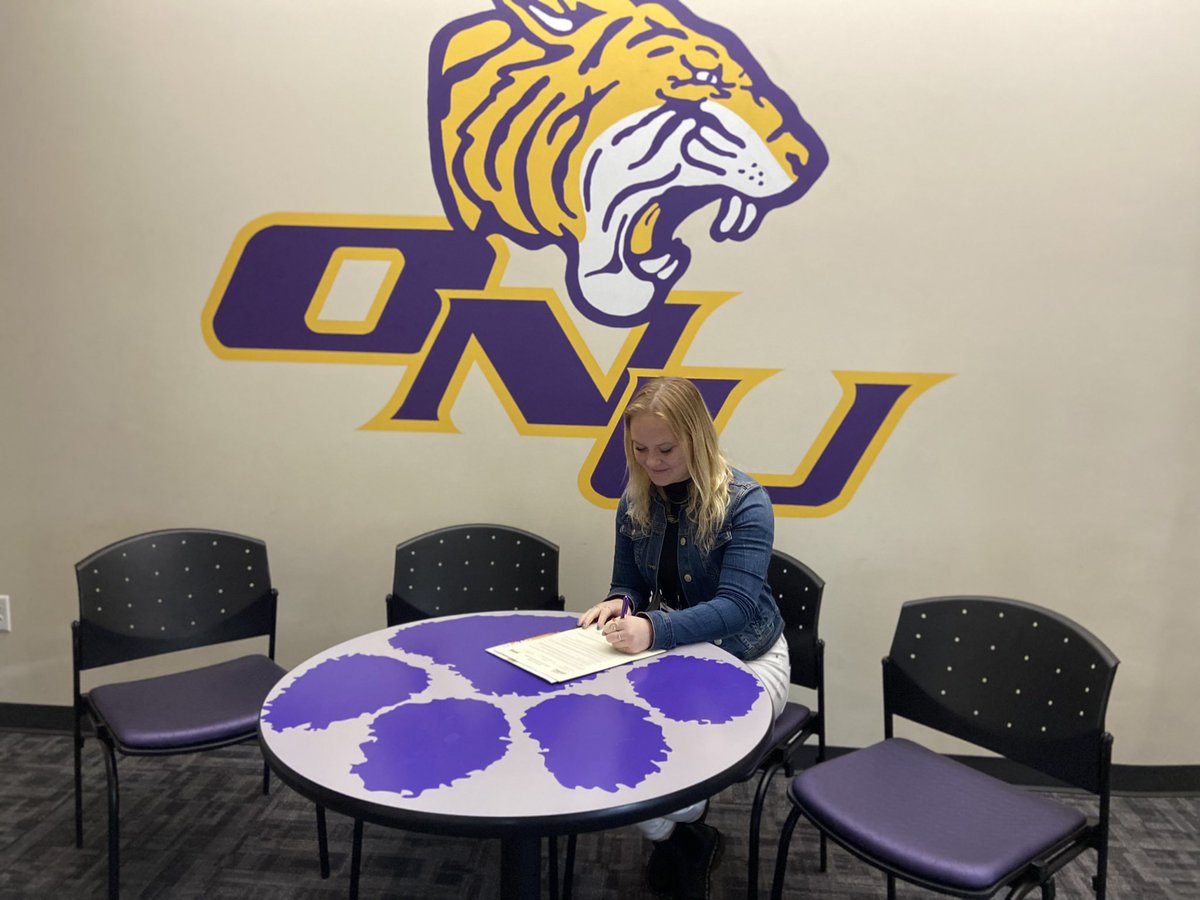 abbylueck32's tweet photo. So excited to announce that I’ll be continuing my academic and pole vaulting career at Olivet Nazarene University! So excited to be a tiger 🐯 💜💛 https://t.co/v6bk2yKDNr