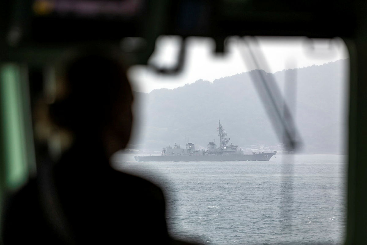 Australian_Navy's tweet photo. 🇦🇺🇯🇵 Cooperation forever growing and deepening. #HMASWarramunga and #JSInazuma strengthened interoperability and fostered professional mariner ties during the bilateral #ExNICHIGOURTRIDENT with @jmsdf_pao_eng held this week near Shikoku.
Sail with you again! https://t.co/hDGtjpMXBm