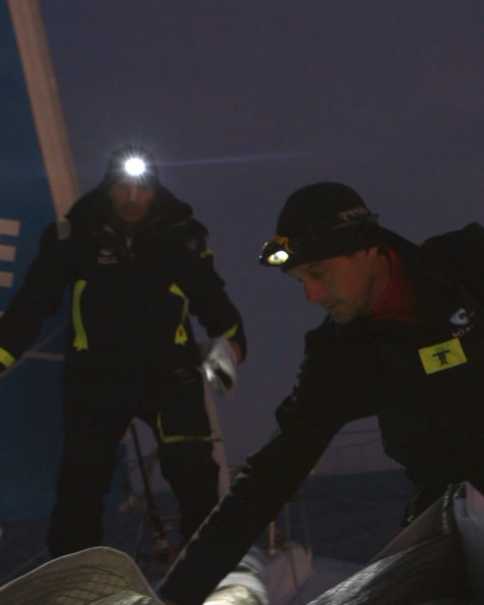 On continue à foncer cap au sud dans un vent de NE 25 noeuds.
#TimeForOceans porte toute sa toile !
C’est agressif comme navigation mais l’ensemble des équipages Imoca en fait de même. Pour rester dans le match ! On ne lâchera rien !

@imocaglobeseries 
@transatjacquesvabre