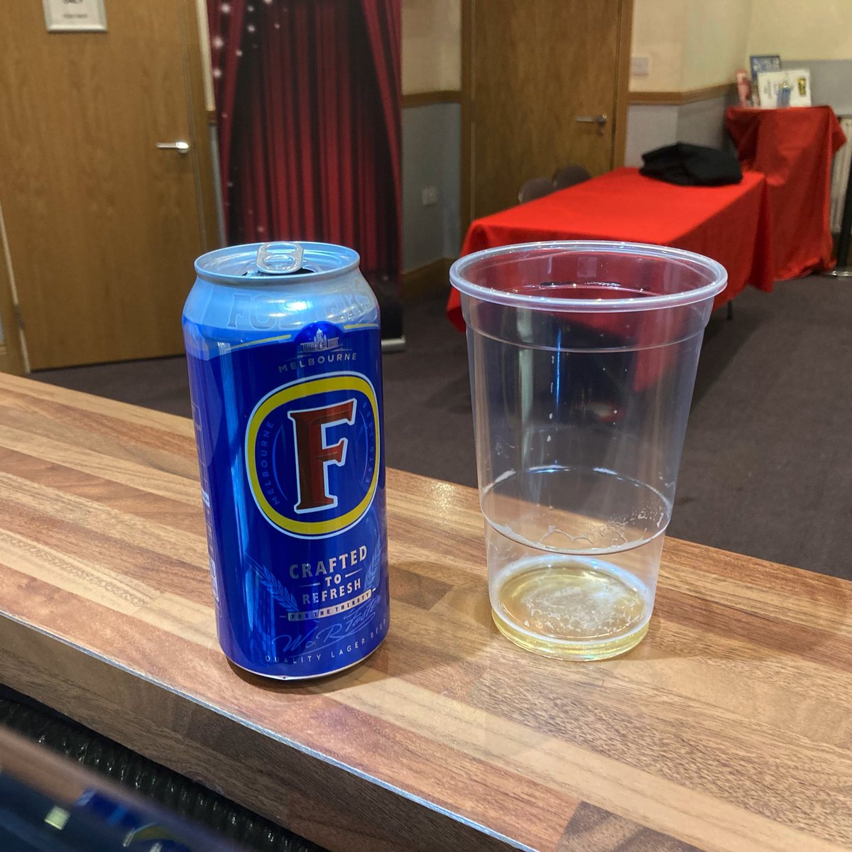 ChorleyRobbie's tweet photo. .@TheSimonEvans has left his beer on the bar and it occurs to me I could swipe his DNA… but I doubt I’d learn anything interesting… #workofthedevil https://t.co/mKIdv8LNd9