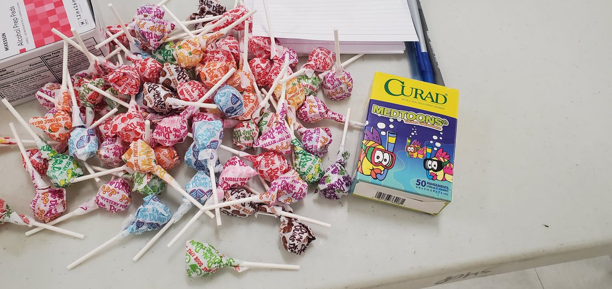 Theresa_Chapple's tweet photo. movie, stickers, lollypops, comfort dog, and friendly vaccinators.  
All the makings of a low stress pediatric COVID-19 vaccination clinics https://t.co/GyZnbLFJVj