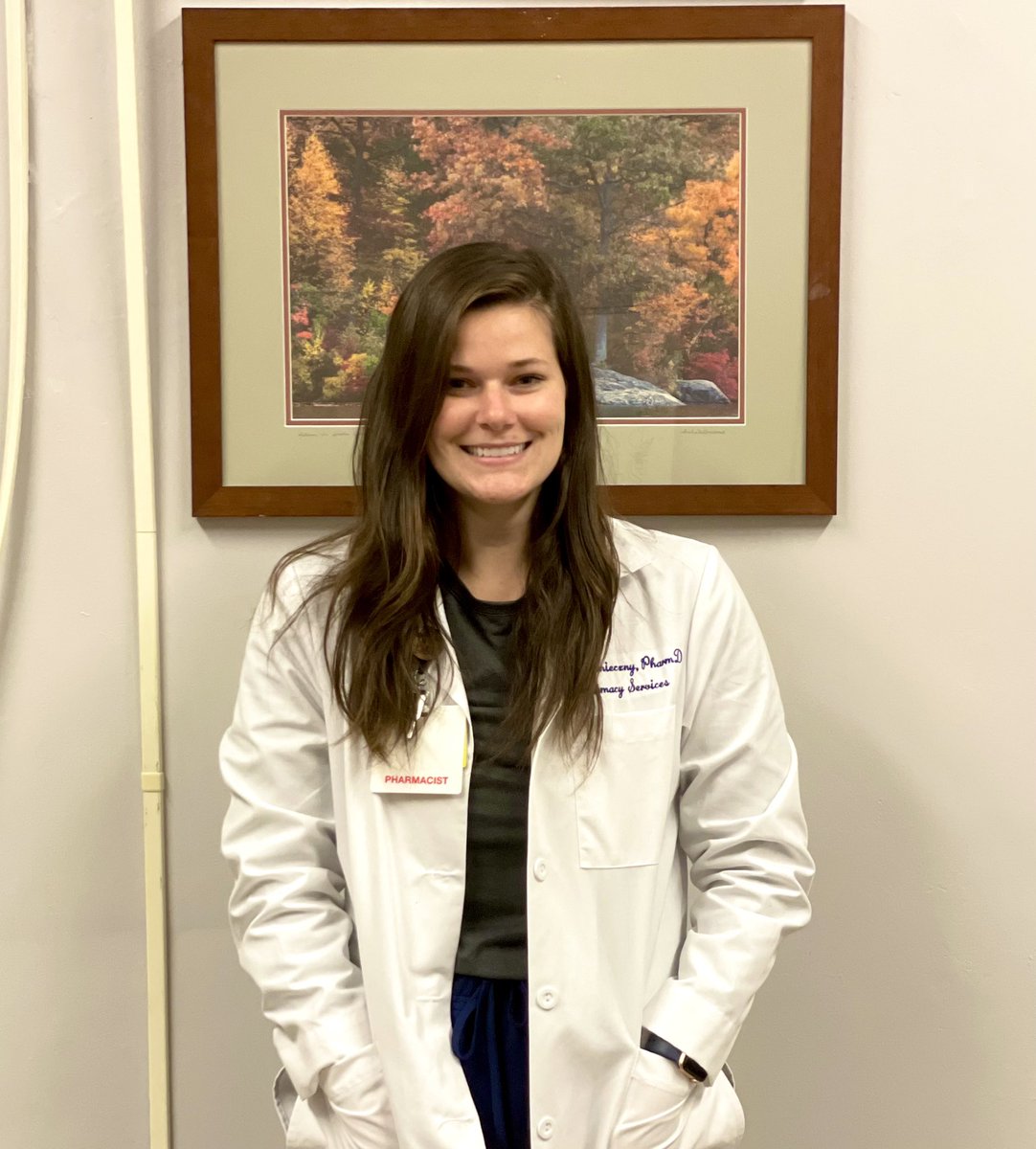LRxesidencies's tweet photo. Happy Friday #TwitteRx It’s resident spotlight time 🎉 

First up is our program’s chief resident: Katie Konieczny @katiekonieczny 

Year of training: PGY-1
SOP: @MCPHS 
Interests: Oncology
Hobbies: Hiking 🥾 &amp; Kayaking 🛶
Favorite Rotation: Internal Medicine https://t.co/lTY0Jv5WF6