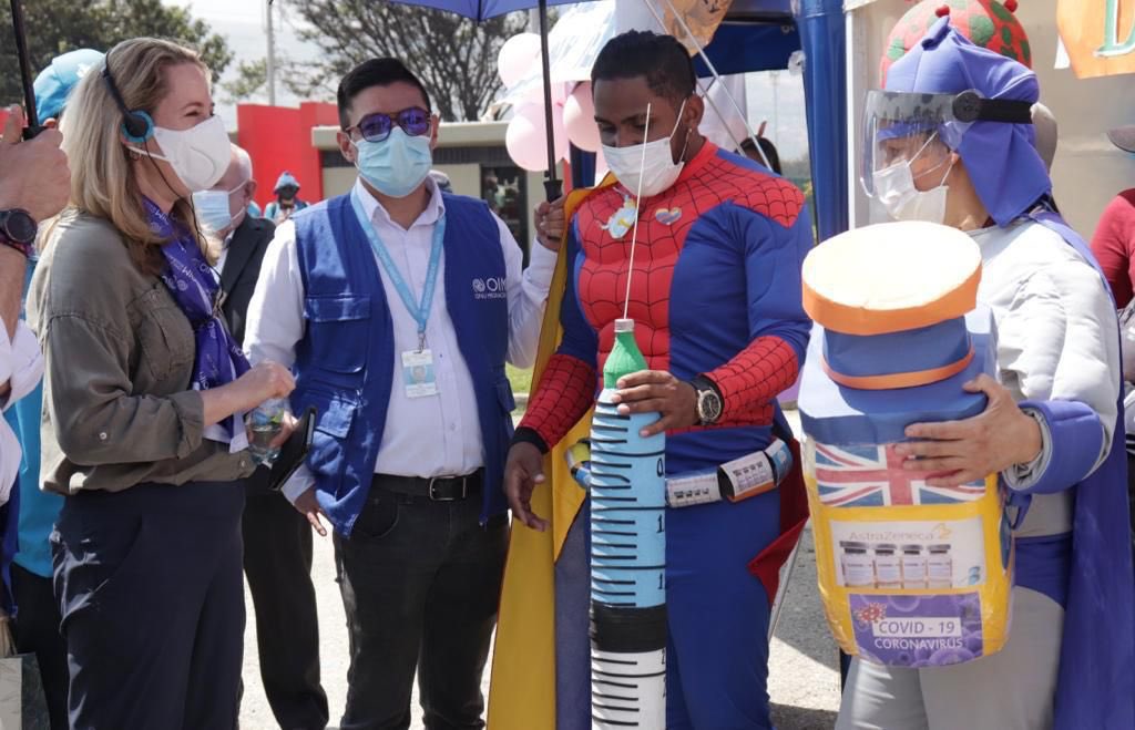 AmyEPope's tweet photo. Efforts made by the government to support their vaccination are outstanding. 3,851 migrants and refugees have been vaccinated against #COVID19, with support from @OIMColombia. https://t.co/pUKJof4PTZ