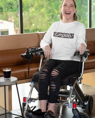 XXIIcustoms's tweet photo. Catch adorable vibes in the London Floral Pull-over⁠
.⁠
.⁠
#London #Britain #disabled #disabledfashion #disability #disabledstyle #disabledmodel #adaptive #adaptivelife #adaptivecloting #adaptivefashion #chronicpain #chronicillness #chronicinjury #wh… https://t.co/2HiNSayilR https://t.co/AhDL2GKwEC