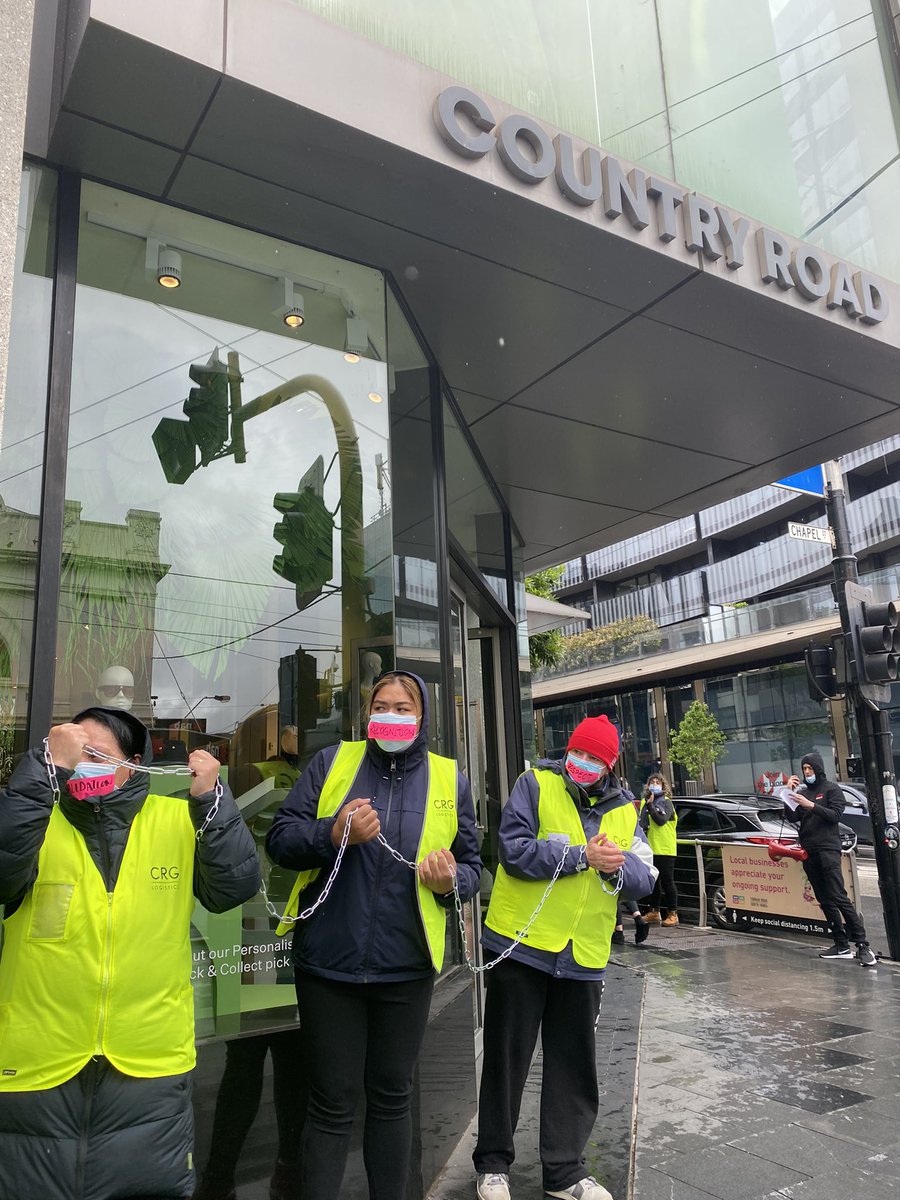 katrinabicket's tweet photo. Hey @CountryRoad it’s time to treat your female workers with respect ✊🏼 #countryrogue #ausunions https://t.co/8TsZjNmNmb