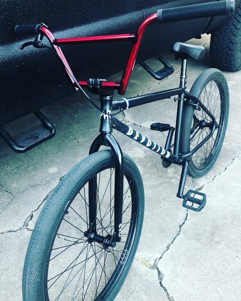 ric3r's tweet photo. Got some new #s&amp;m 4 piece cruiser handlebars for my bike! Looks friggin slick #cultcrew #devotion26 #oldmanbmx ready for #bikenbrew https://t.co/yEEvKIj29N