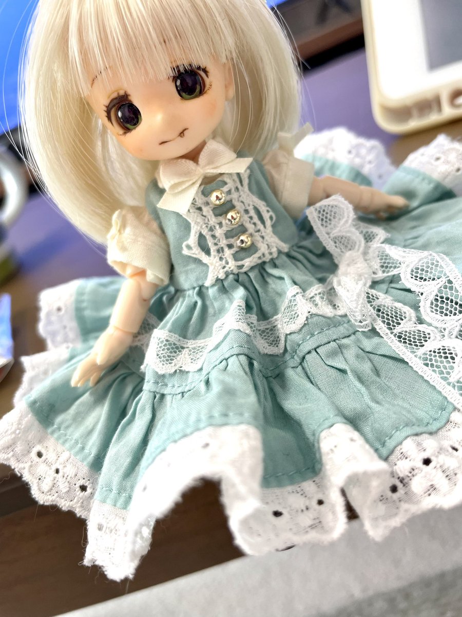 おはようございます😃お久々にドールに触れてる😂