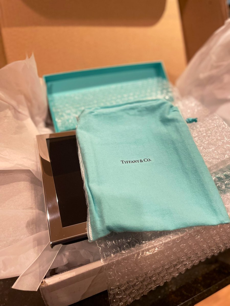 IAmSophiaNelson's tweet photo. Old fashioned manners are a rarity in 2021. Thankful for classy people who know how to show you their gratitude for a job well done. I mean it’s @TiffanyAndCo ❤️ it @COGinCT it was my pleasure! #Thewomancode #gratitude #grateful #MannersMatter https://t.co/GEwHqnVwpm