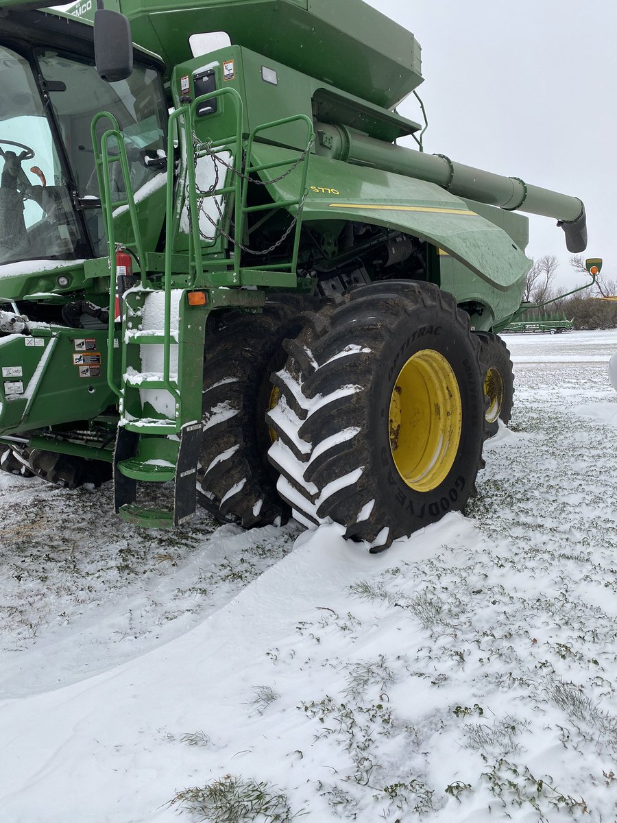 ChrisNickeson's tweet photo. 800/70R38 combine tires for sale traded combines and don’t fit on new one. Had them 3-4 years 2000-3000 acres only used when wet. Good condition some chips from frozen corn stalks. Comes with axle extensions and final drive extensions. $18,000 obo RT appreciated https://t.co/iId44ZvMFi