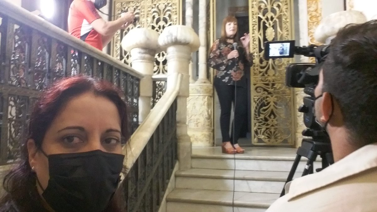 PerlavisionTV's tweet photo. Grabación del programa Con todos los acentos, desde el Palacio de Valle uno sitio que especial arquitectura en #Cienfuegos Se abordan temas de interés para la familia todos los martes 4:30pm y miércoles al mediodía de #Perlavision https://t.co/aK07xEb0dt