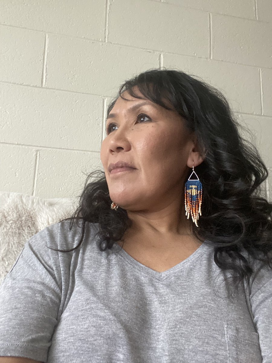 WhitneyAlanne's tweet photo. My mom showing off her ulu earrings in a group text and I just can’t😍 https://t.co/z4N1TKbOLT