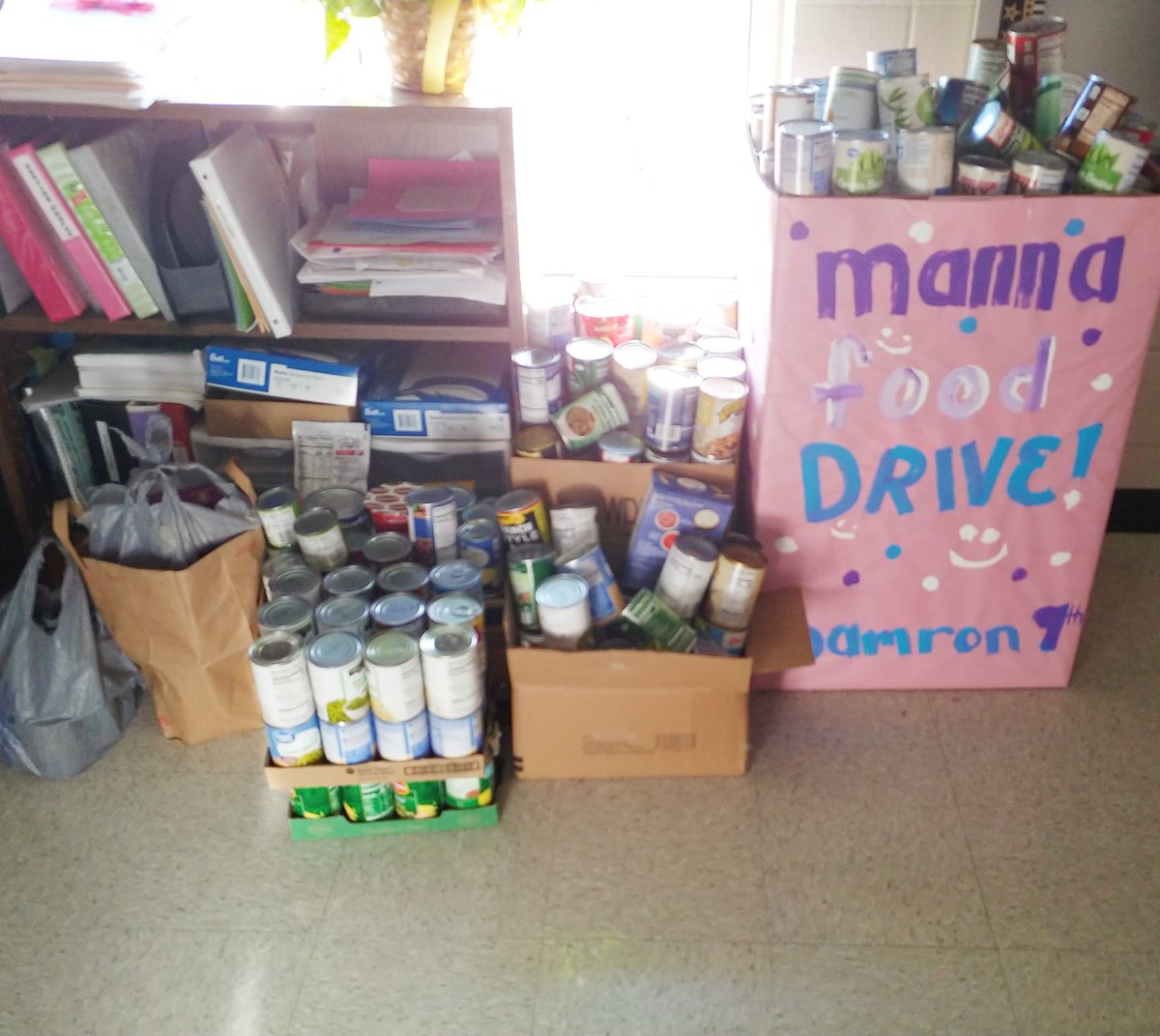 DamronMrs's tweet photo. When students show up for a food drive!

I cannot be more proud.
@cantonhs https://t.co/qC1QqQwM3g